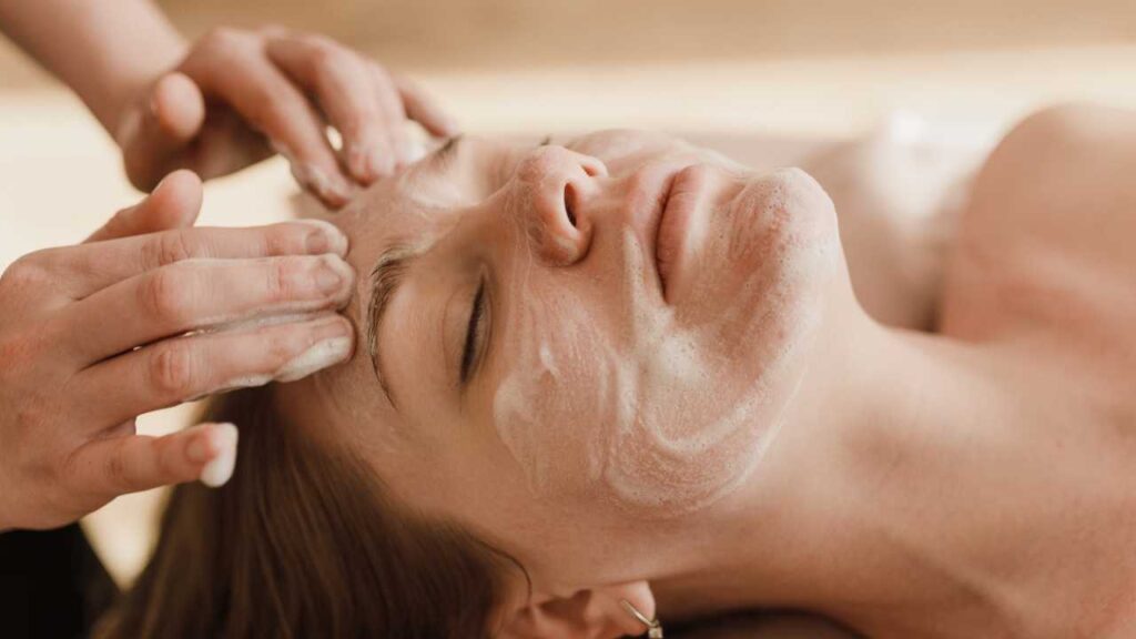 Disadvantages Of Facial Massage